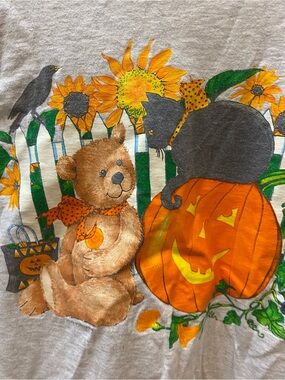 Gildan Gray Tee with Orange Pumpkin, Brown Bear & Black Cat Graphic